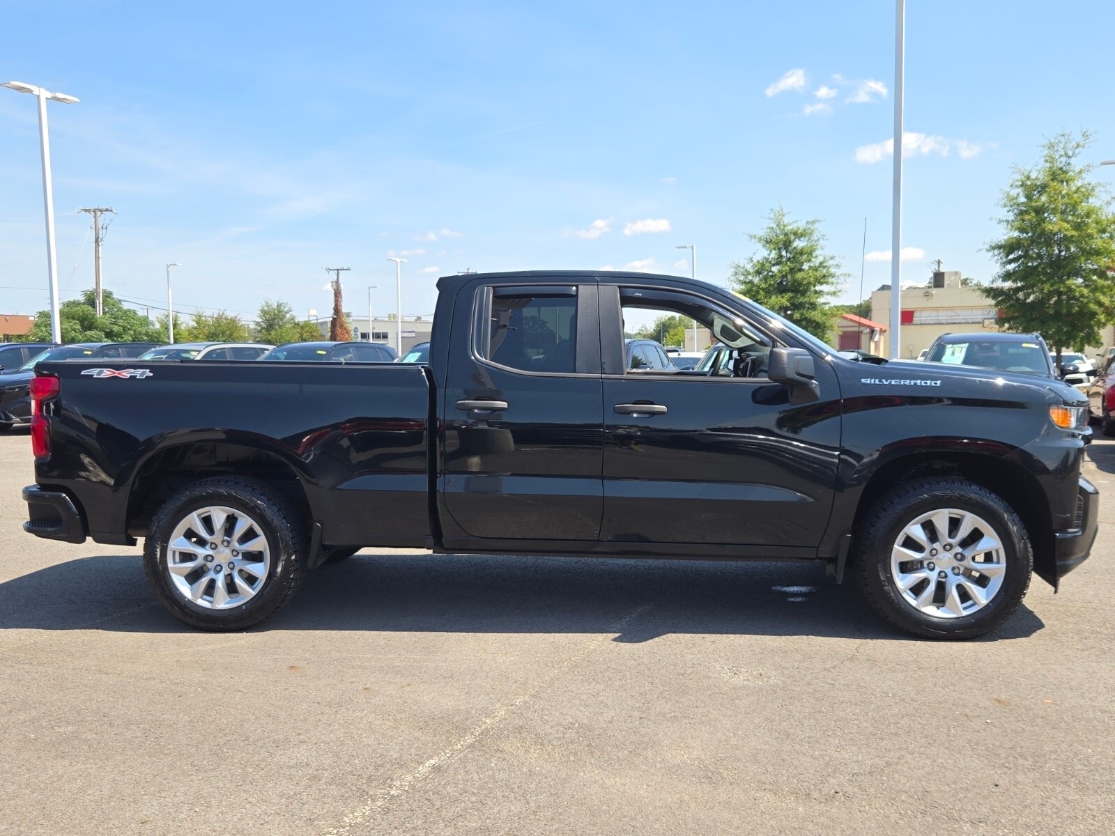 Used 2020 Chevrolet Silverado 1500 Custom with VIN 1GCRYBEF2LZ115319 for sale in Little Rock