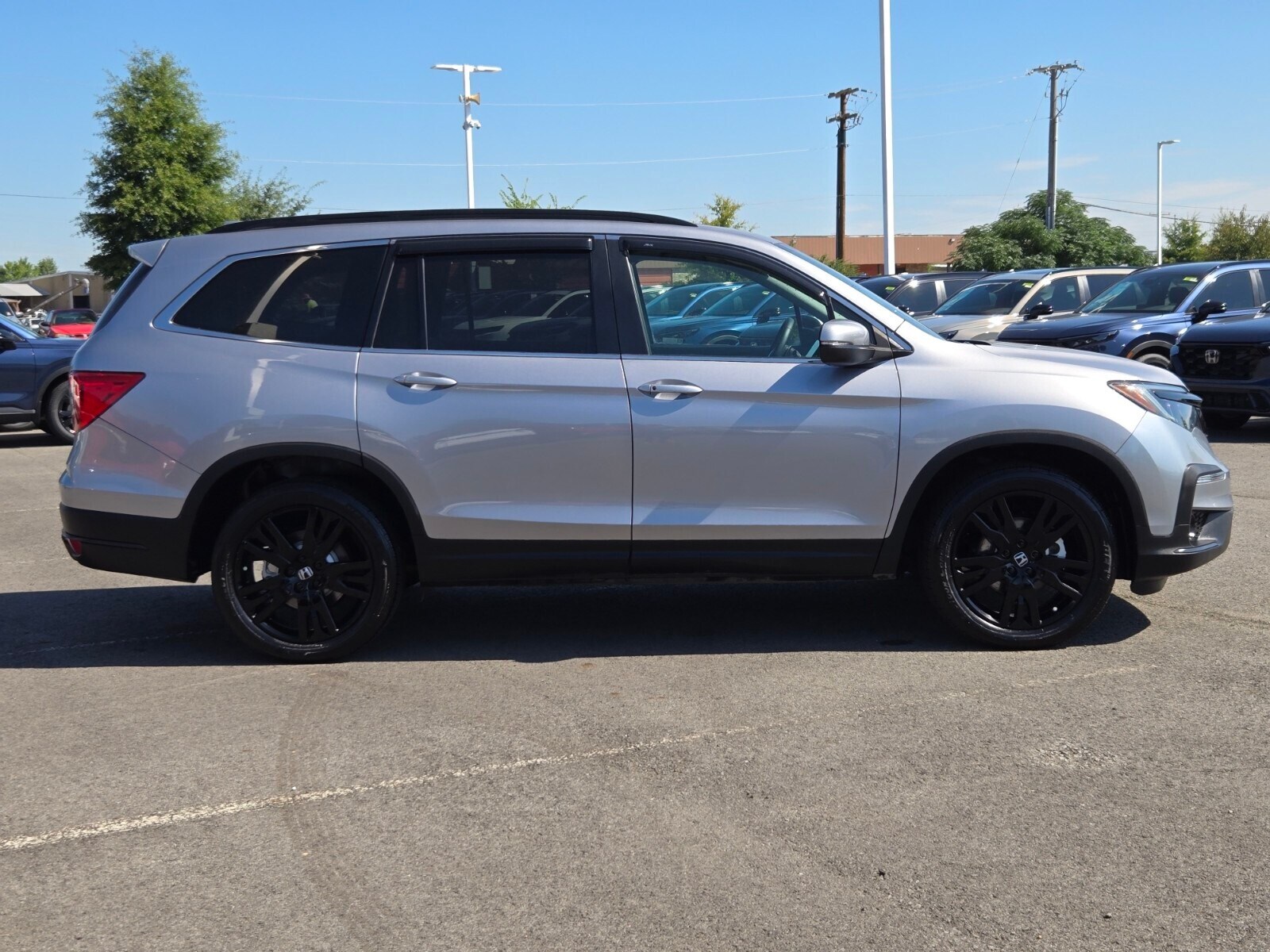 2021 Honda Pilot Special Edition photo 2