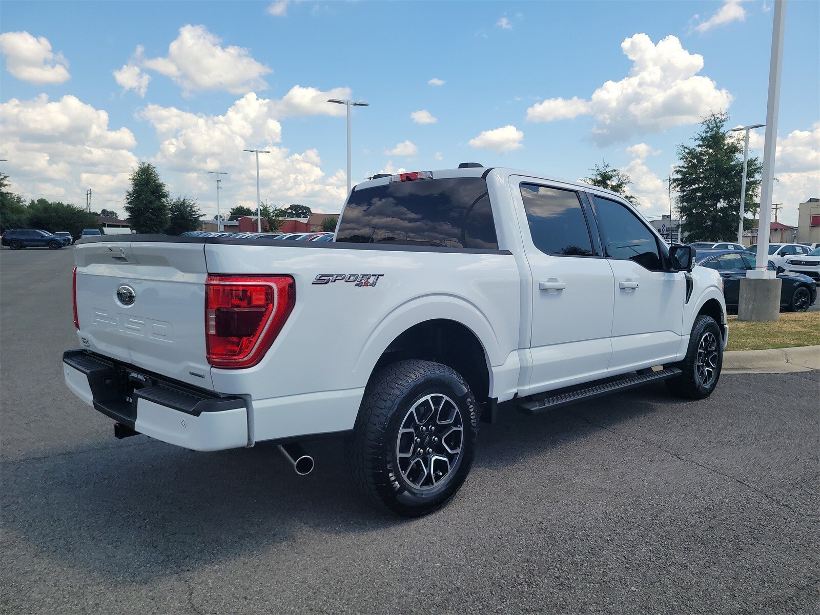 2023 Ford F-150 XLT photo 2