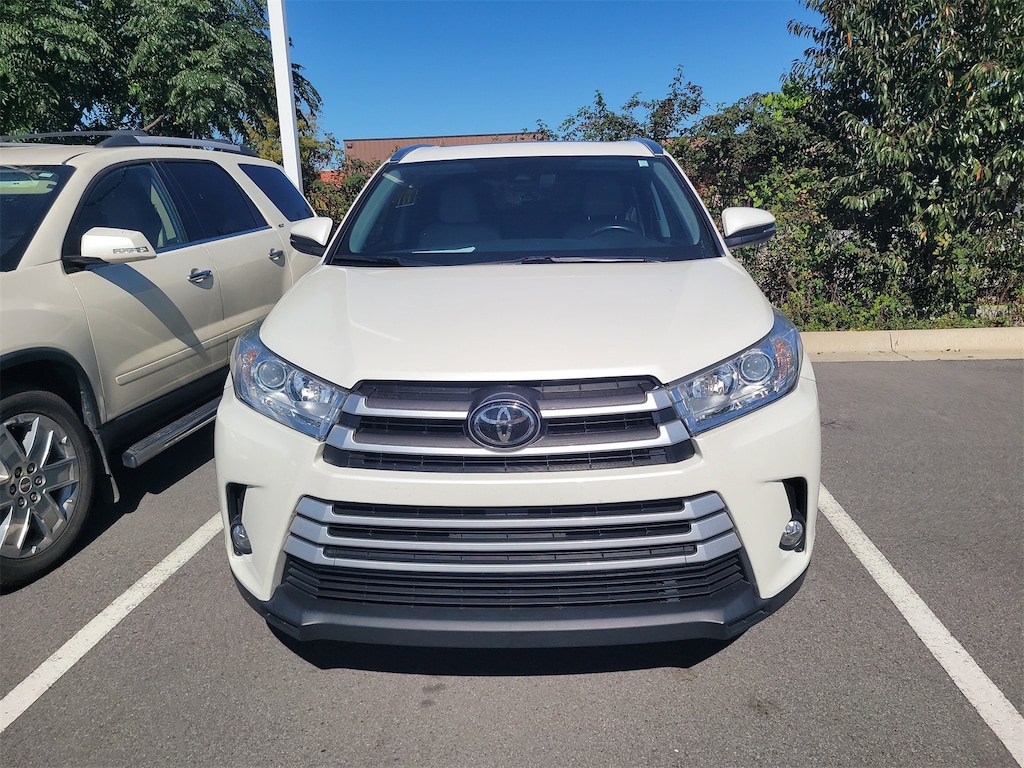 Used 2018 Toyota Highlander SE SUV