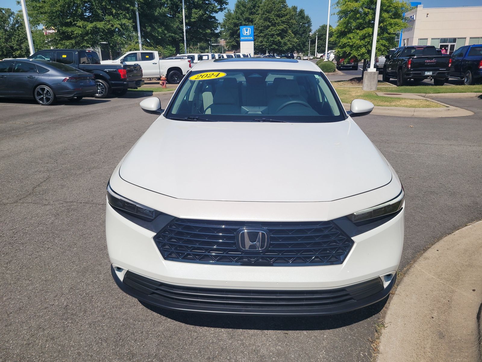 2024 Honda Accord EX - Photo 8