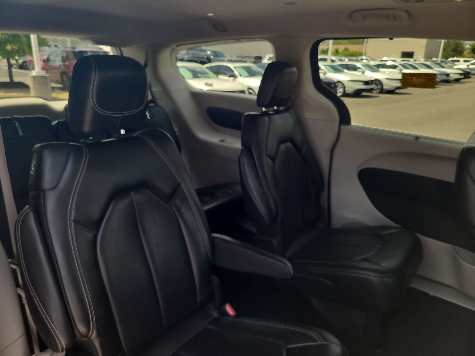 2023 Chrysler Pacifica Touring L - Photo 27