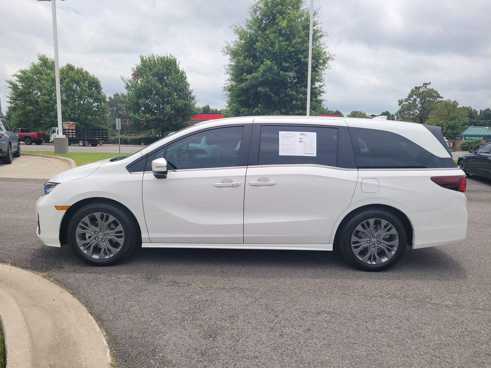 2026 Honda Odyssey Touring - Photo 6