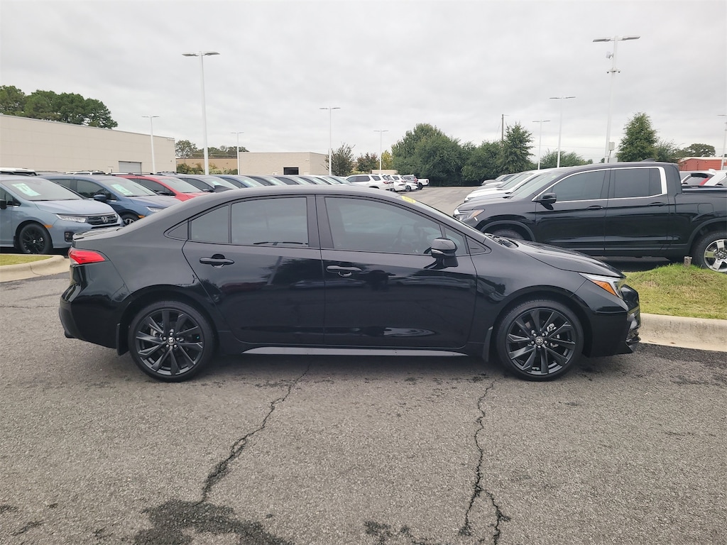 Used 2025 Toyota Corolla SE Sedan