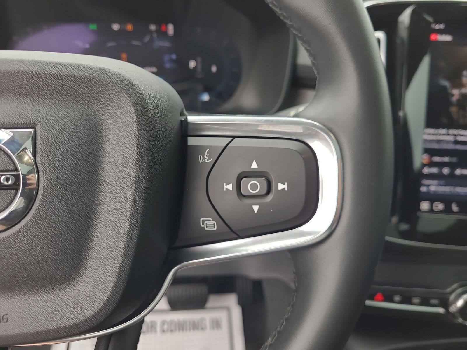 2023 Volvo XC40 Ultimate - Photo 28
