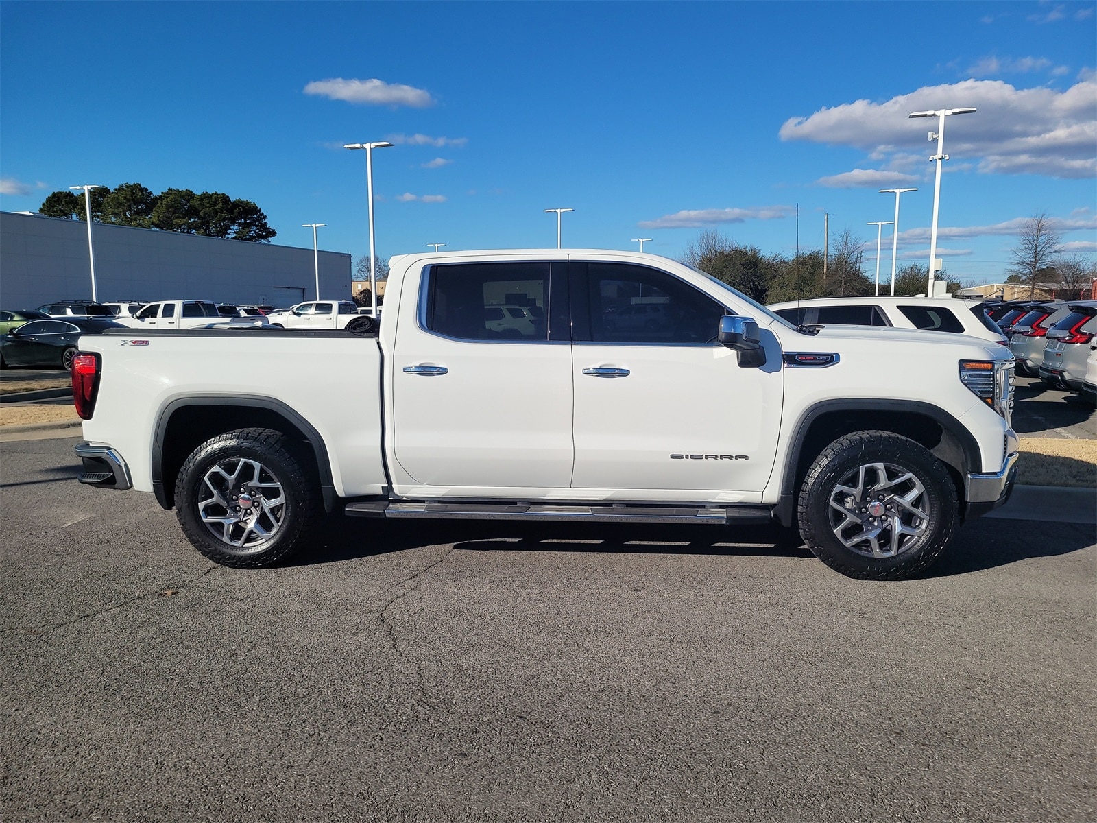 Used 2024 GMC Sierra 1500 SLT with VIN 3GTUUDELXRG322346 for sale in Little Rock