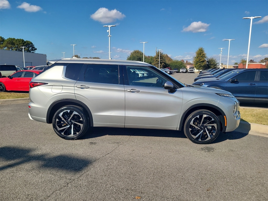Used 2022 Mitsubishi Outlander SEL CUV