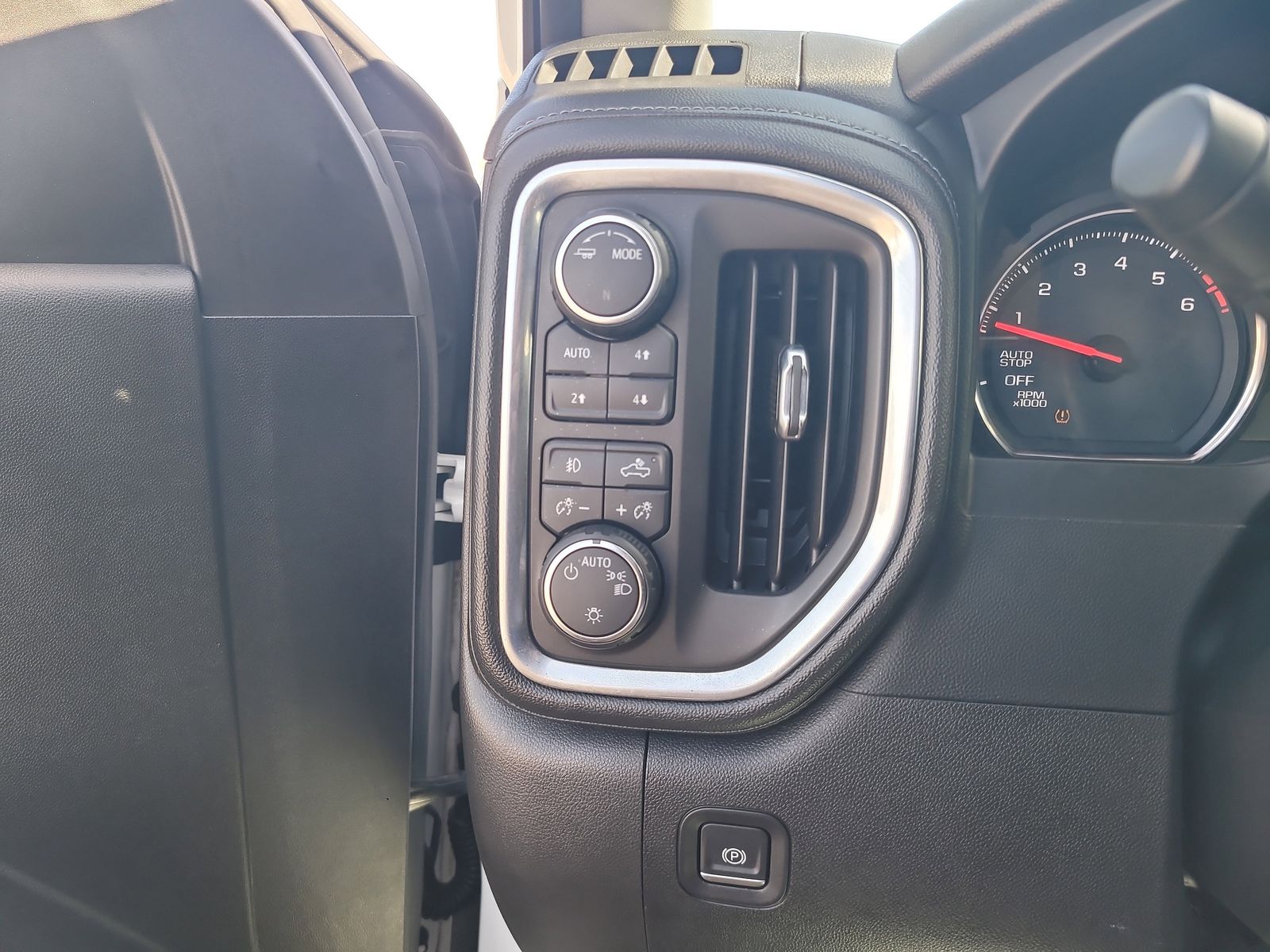 2020 Chevrolet Silverado 1500 LT Trail Boss - Photo 17