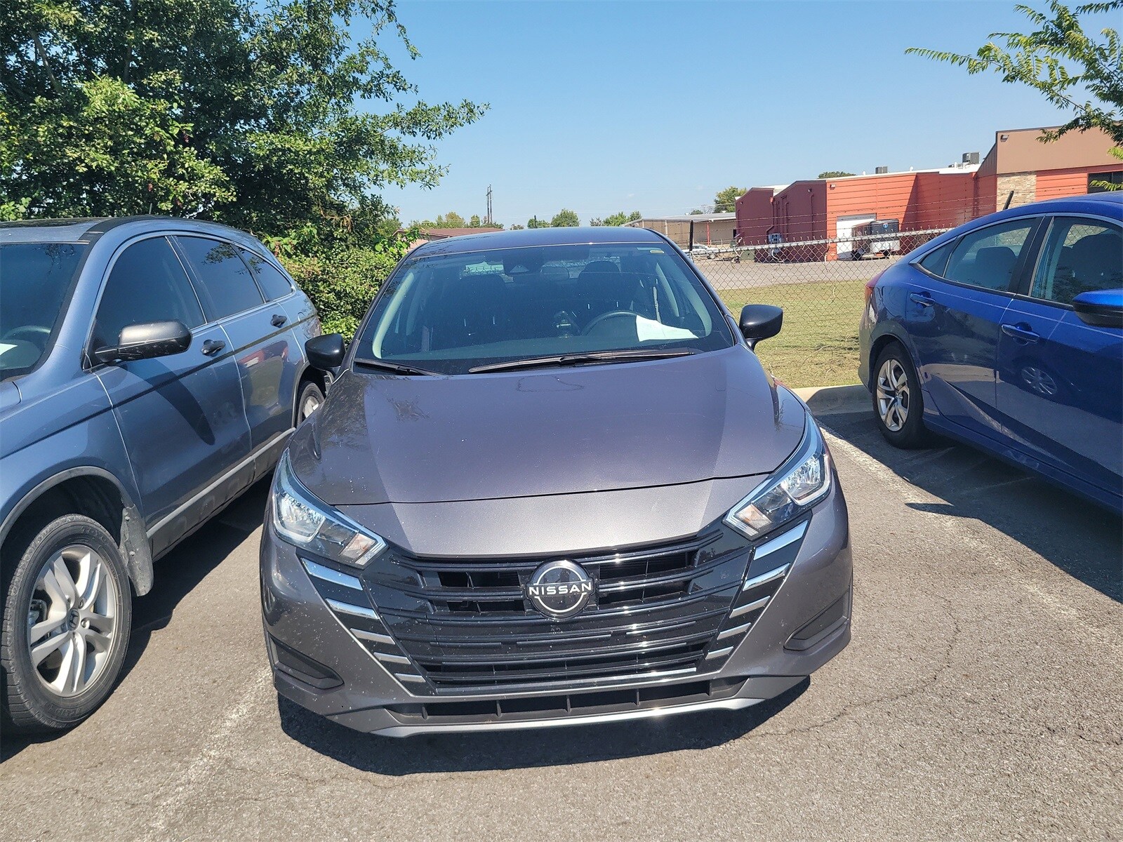 2023 Nissan Versa 1.6 S photo 2