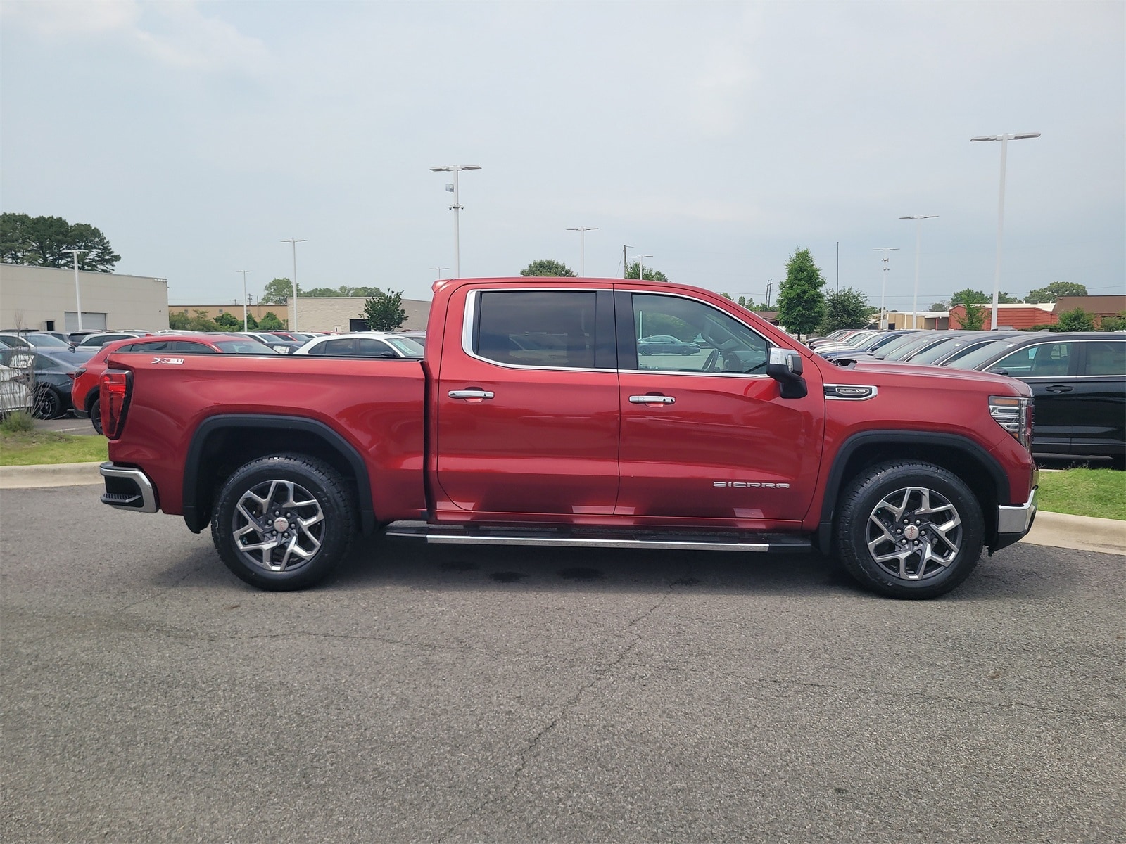 Used 2023 GMC Sierra 1500 SLT with VIN 3GTUUDED8PG270365 for sale in Little Rock
