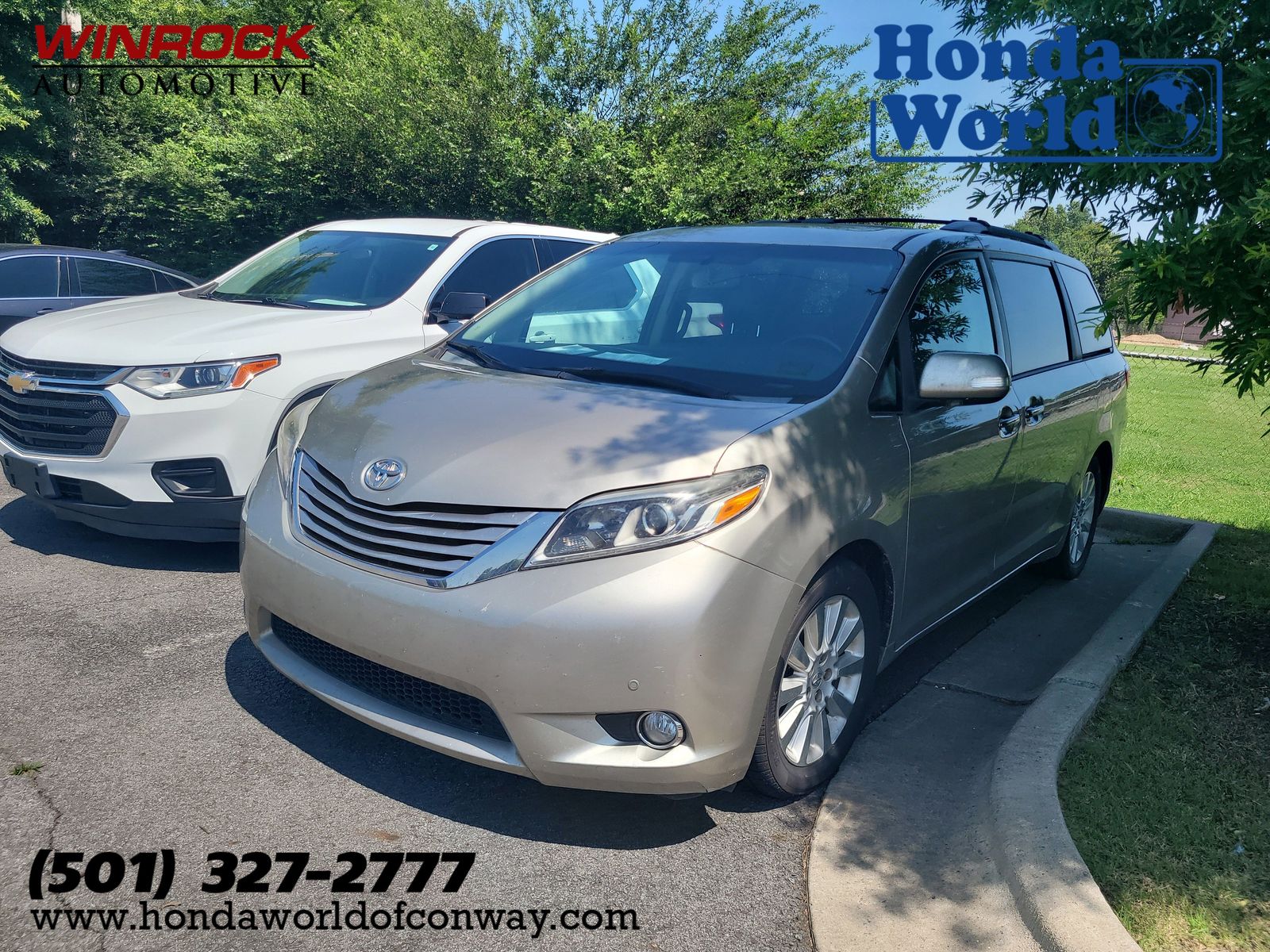 2015 Toyota Sienna Limited V6 7-Passenger's photo