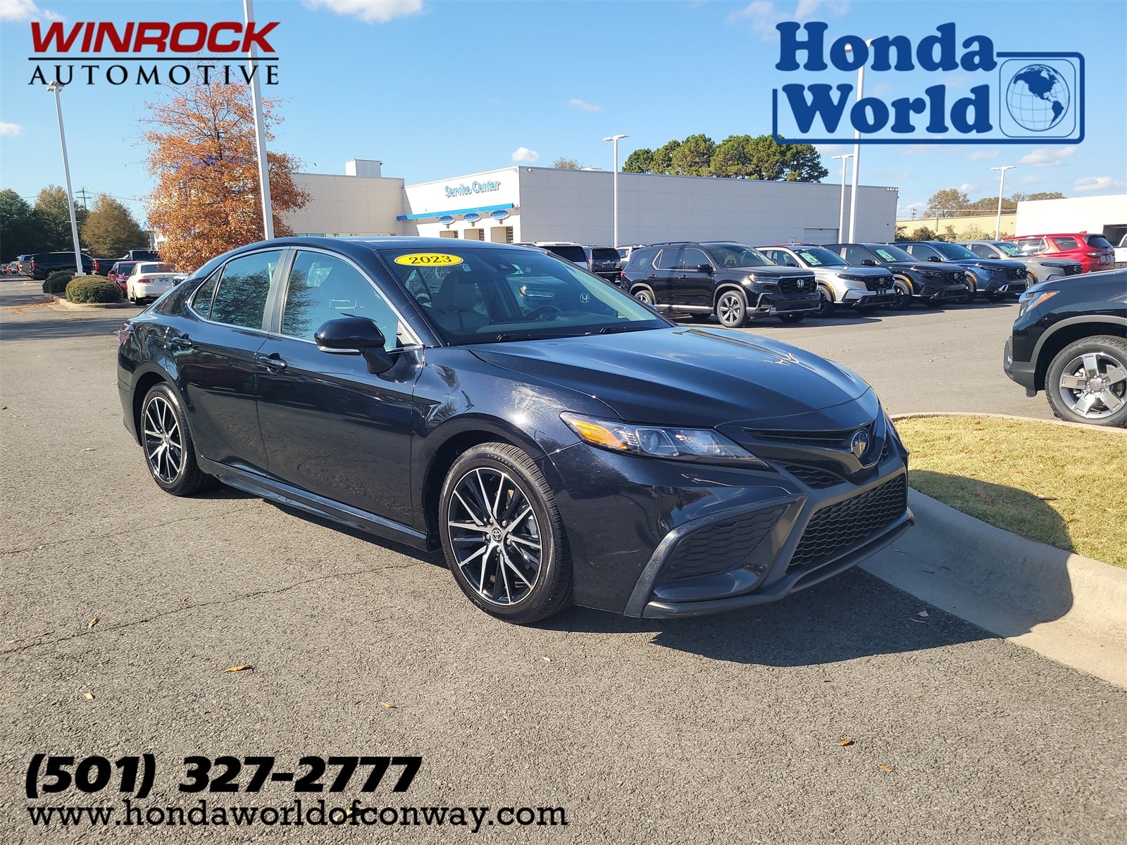 2023 Toyota Camry SE's photo