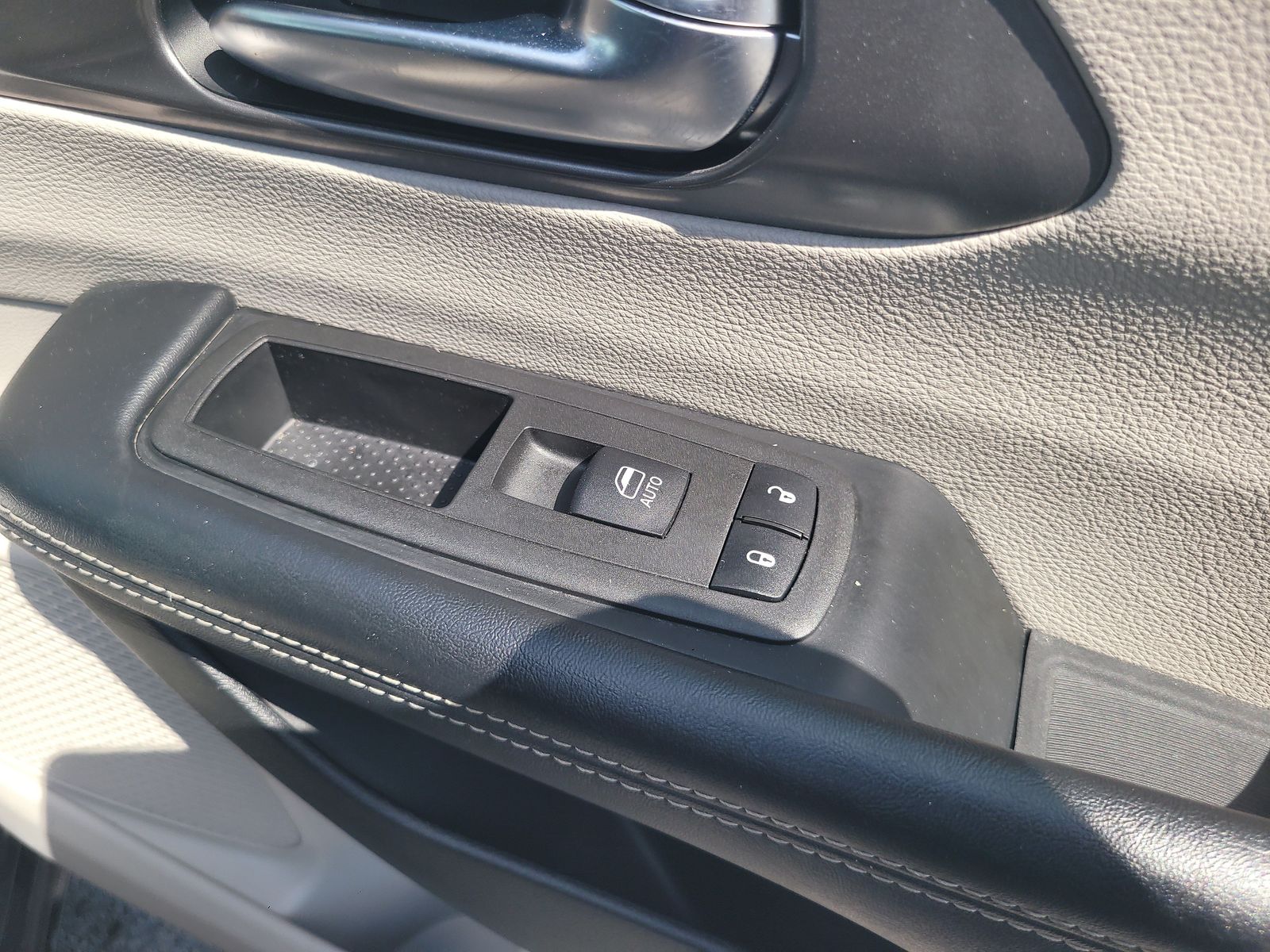 2023 Chrysler Pacifica Touring L - Photo 29