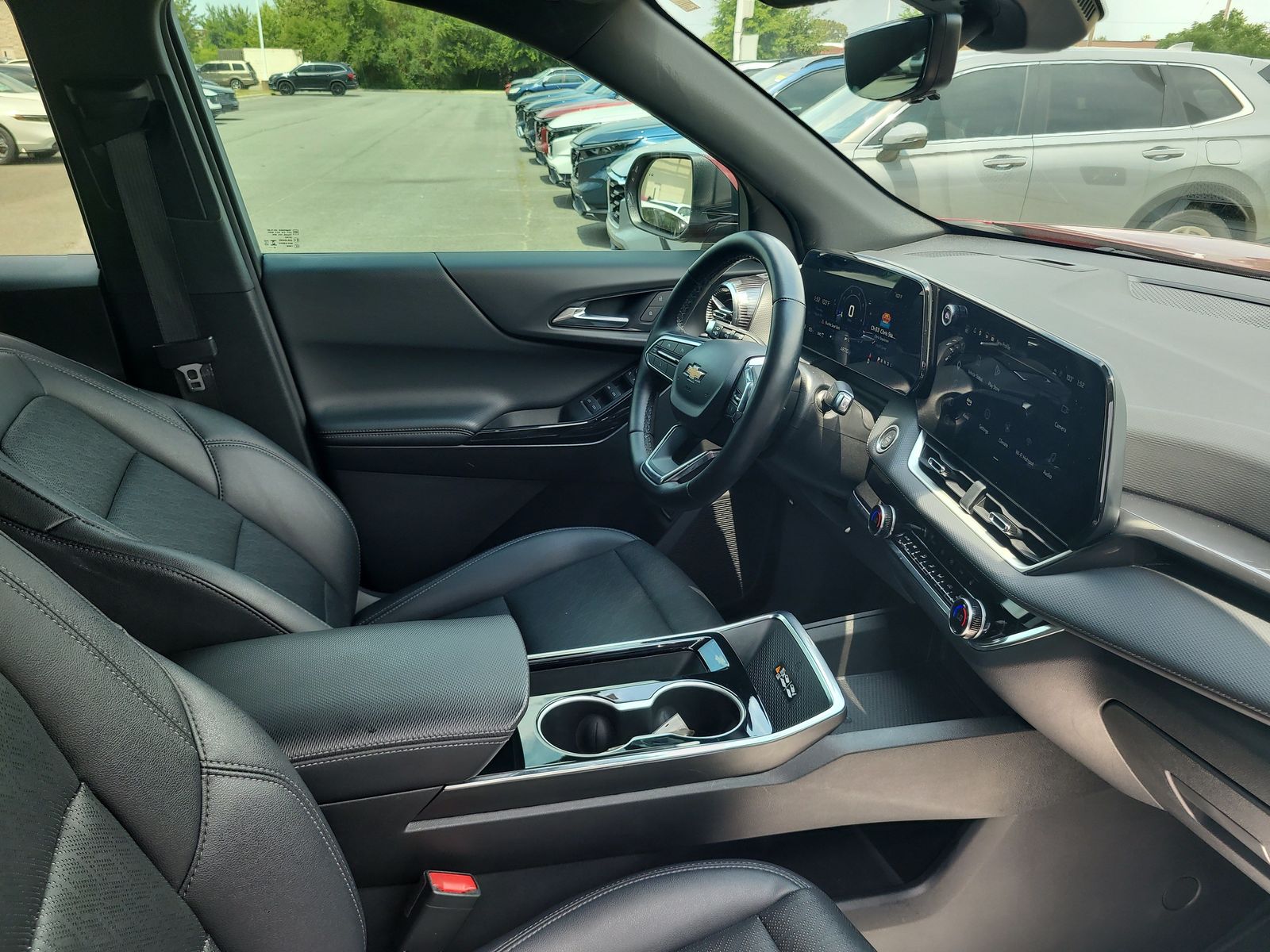 2025 Chevrolet Equinox LT - Photo 28