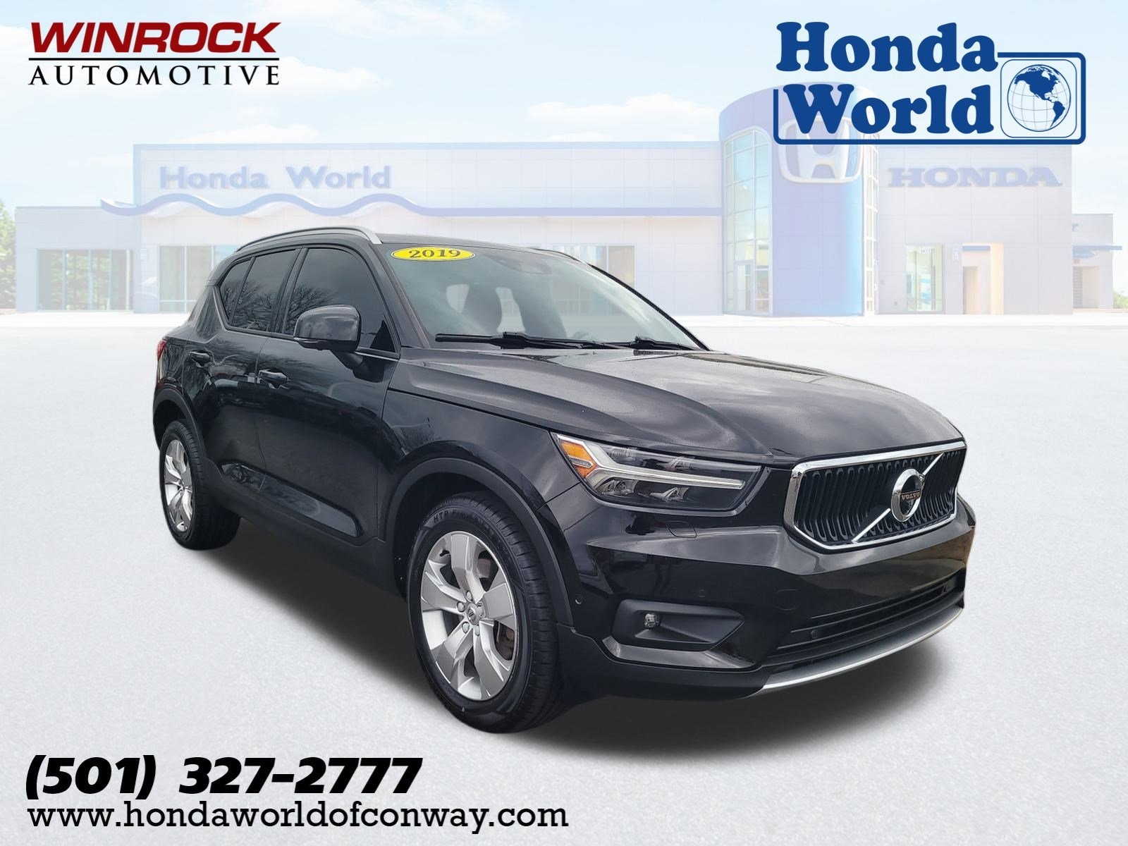 2019 Volvo XC40 Momentum's photo