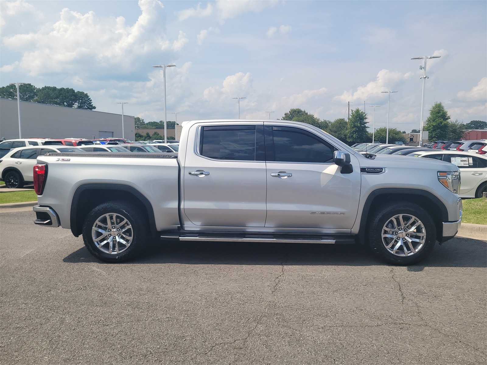Used 2021 GMC Sierra 1500 SLT with VIN 3GTU9DED8MG475732 for sale in Little Rock