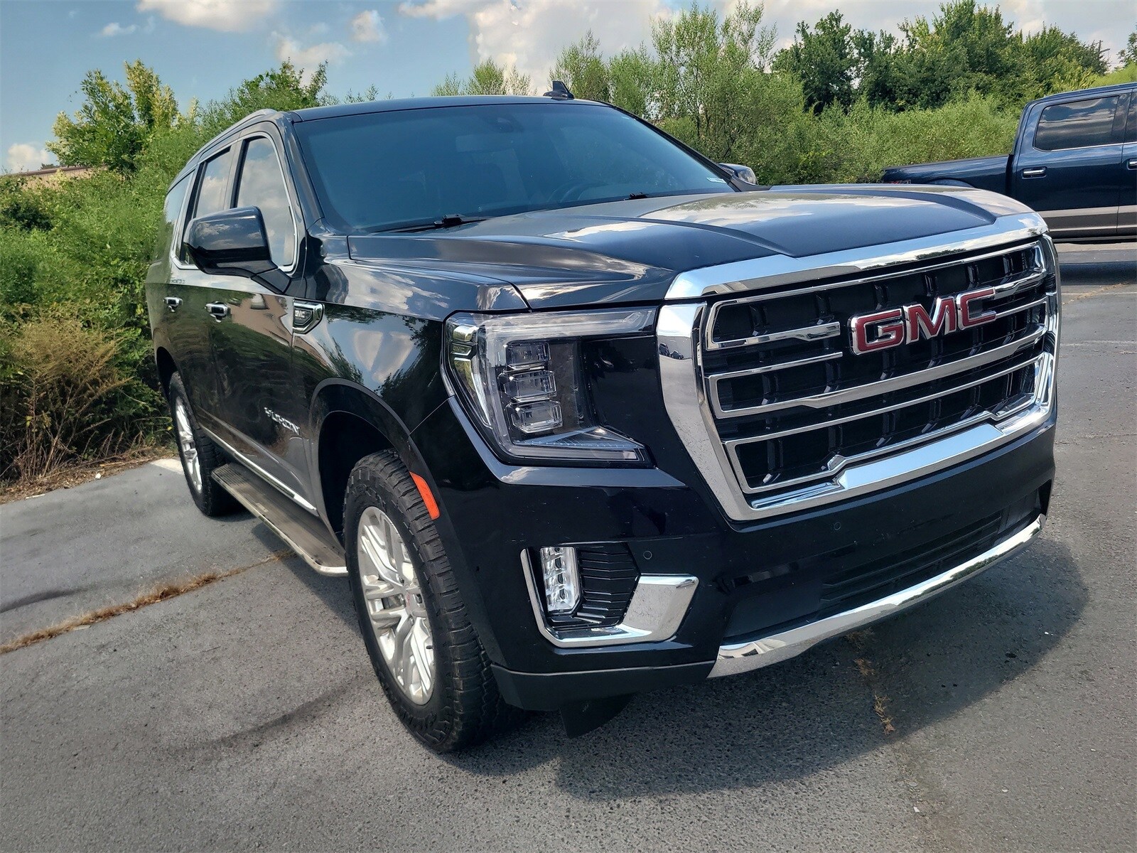 2022 Gmc Yukon SLT photo 2