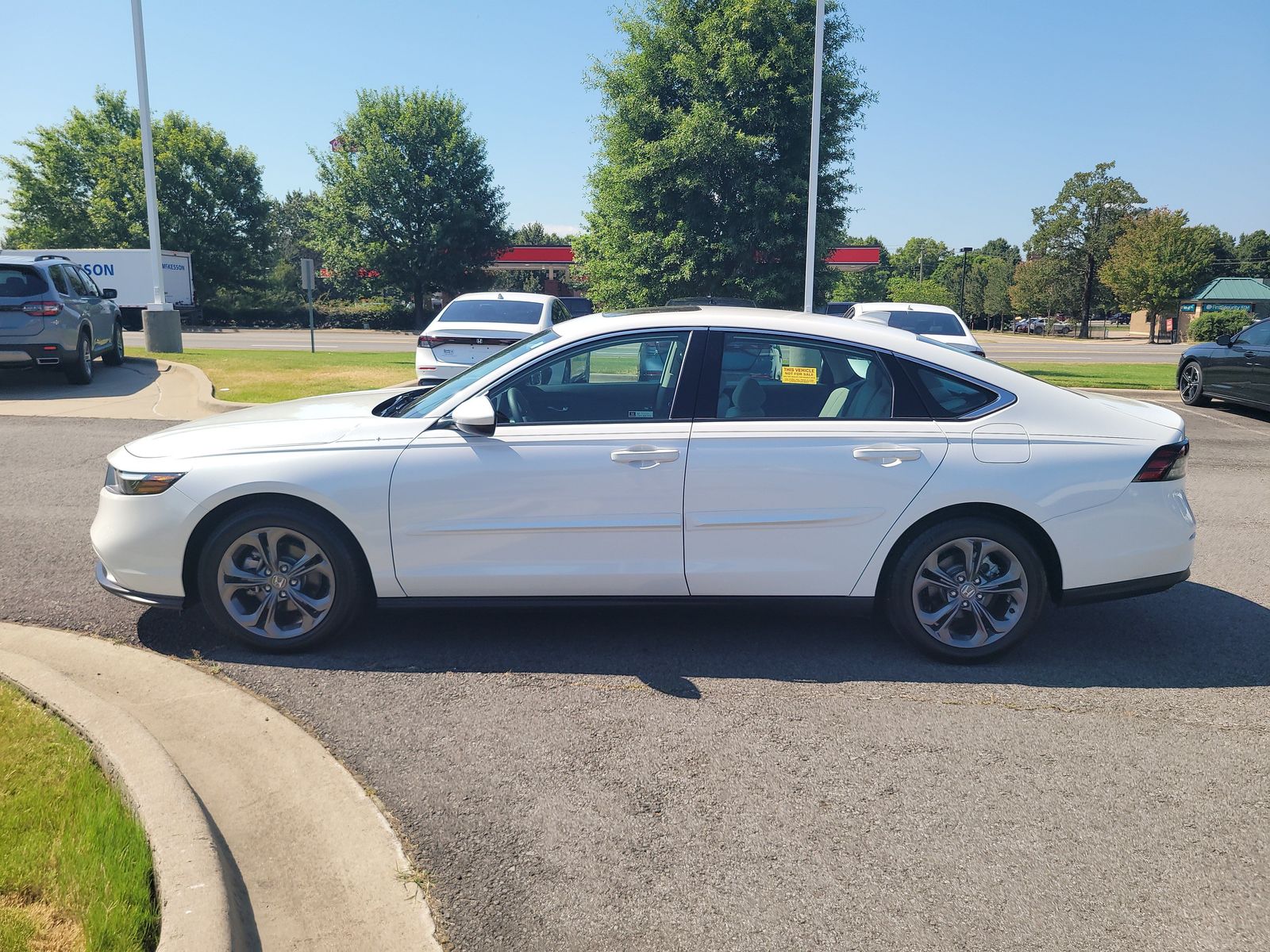 2024 Honda Accord EX - Photo 6
