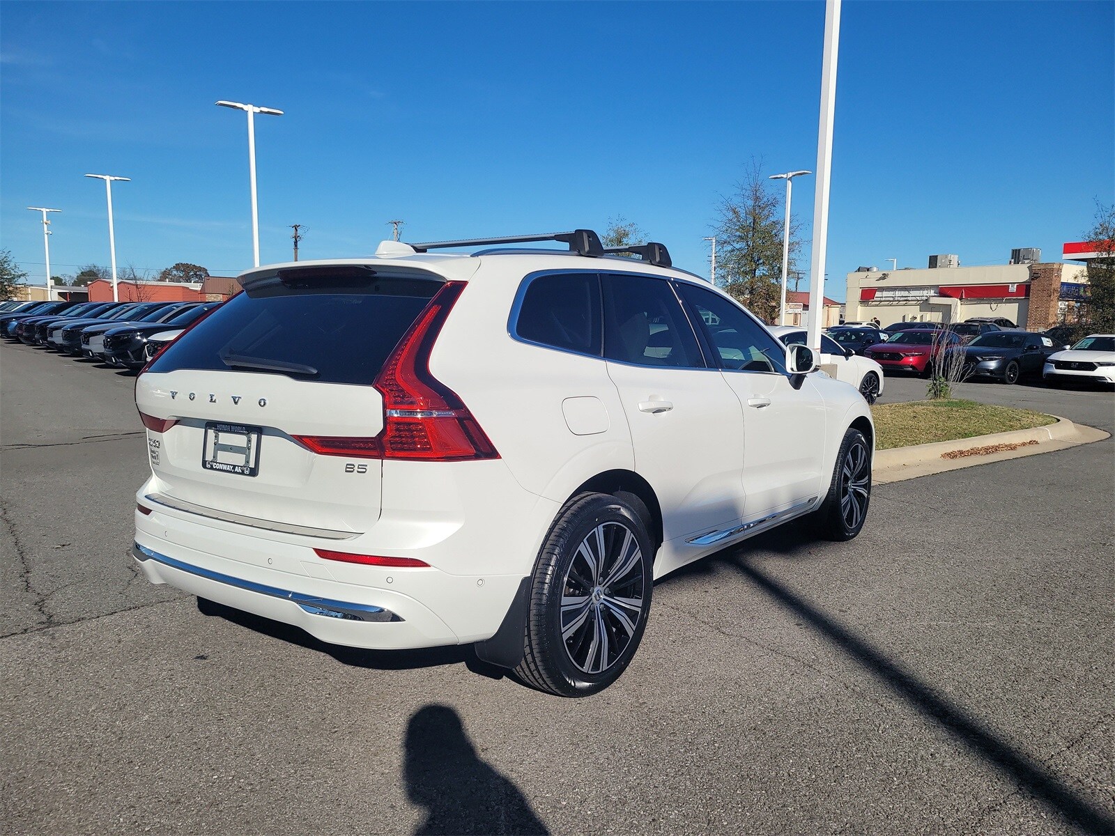 2022 Volvo XC60 B5 Inscription photo 3