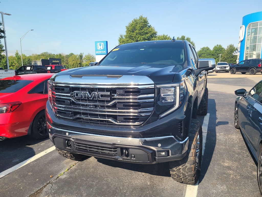 Used 2022 GMC Sierra 1500 SLT Truck Crew Cab