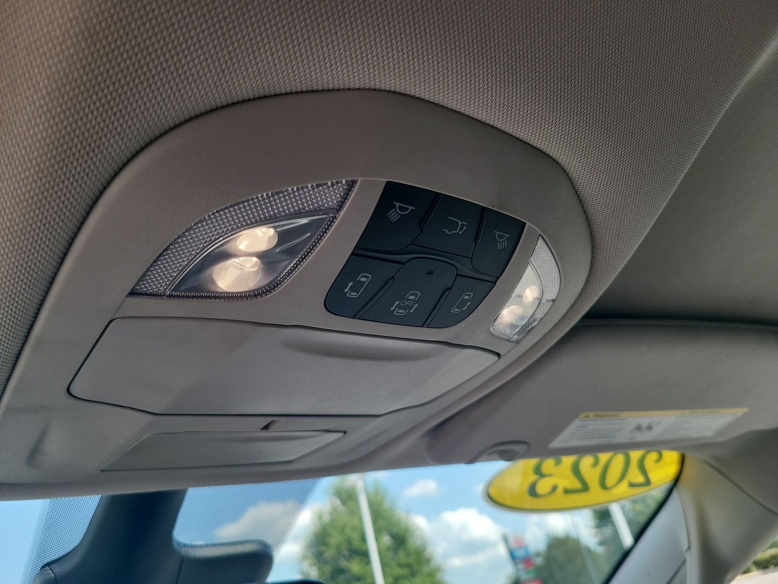2023 Chrysler Pacifica Touring L - Photo 20