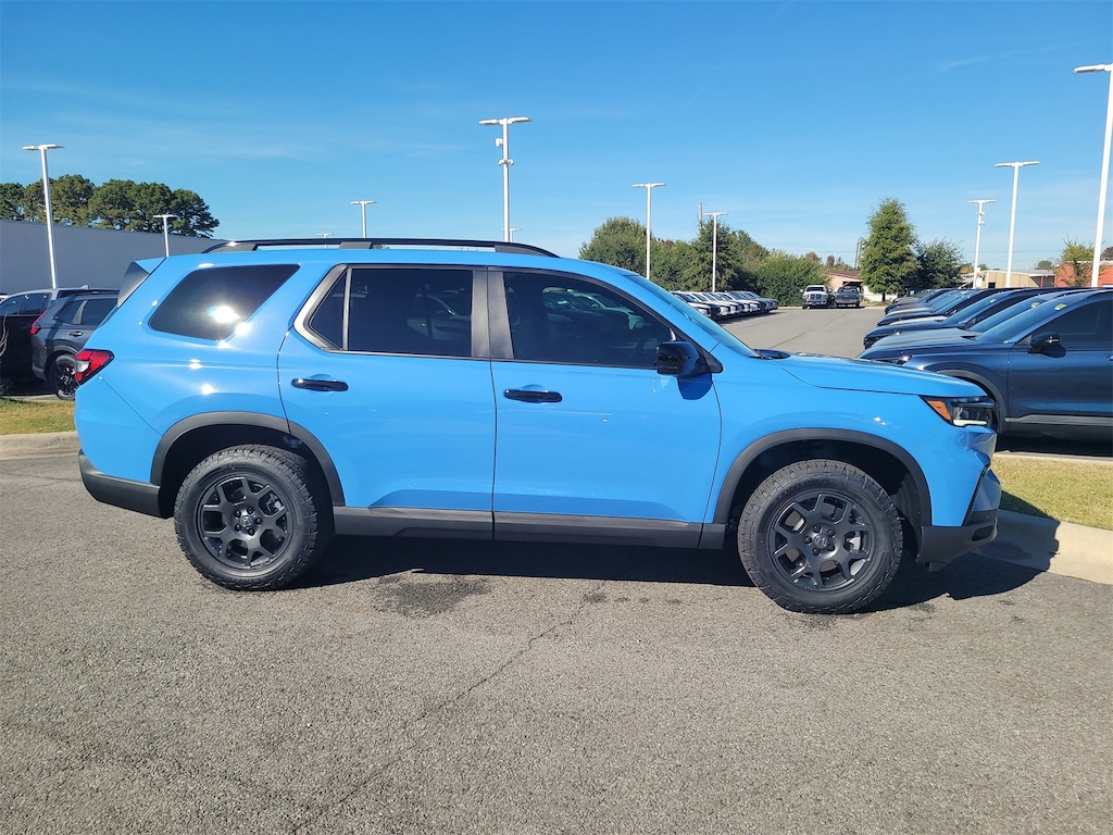 New 2025 Honda Pilot TrailSport SUV