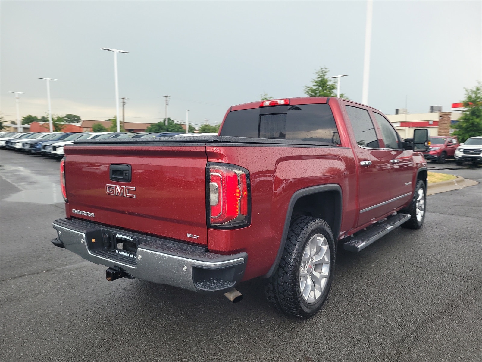 Used 2018 GMC Sierra 1500 SLT with VIN 3GTU2NEJ6JG485834 for sale in Little Rock
