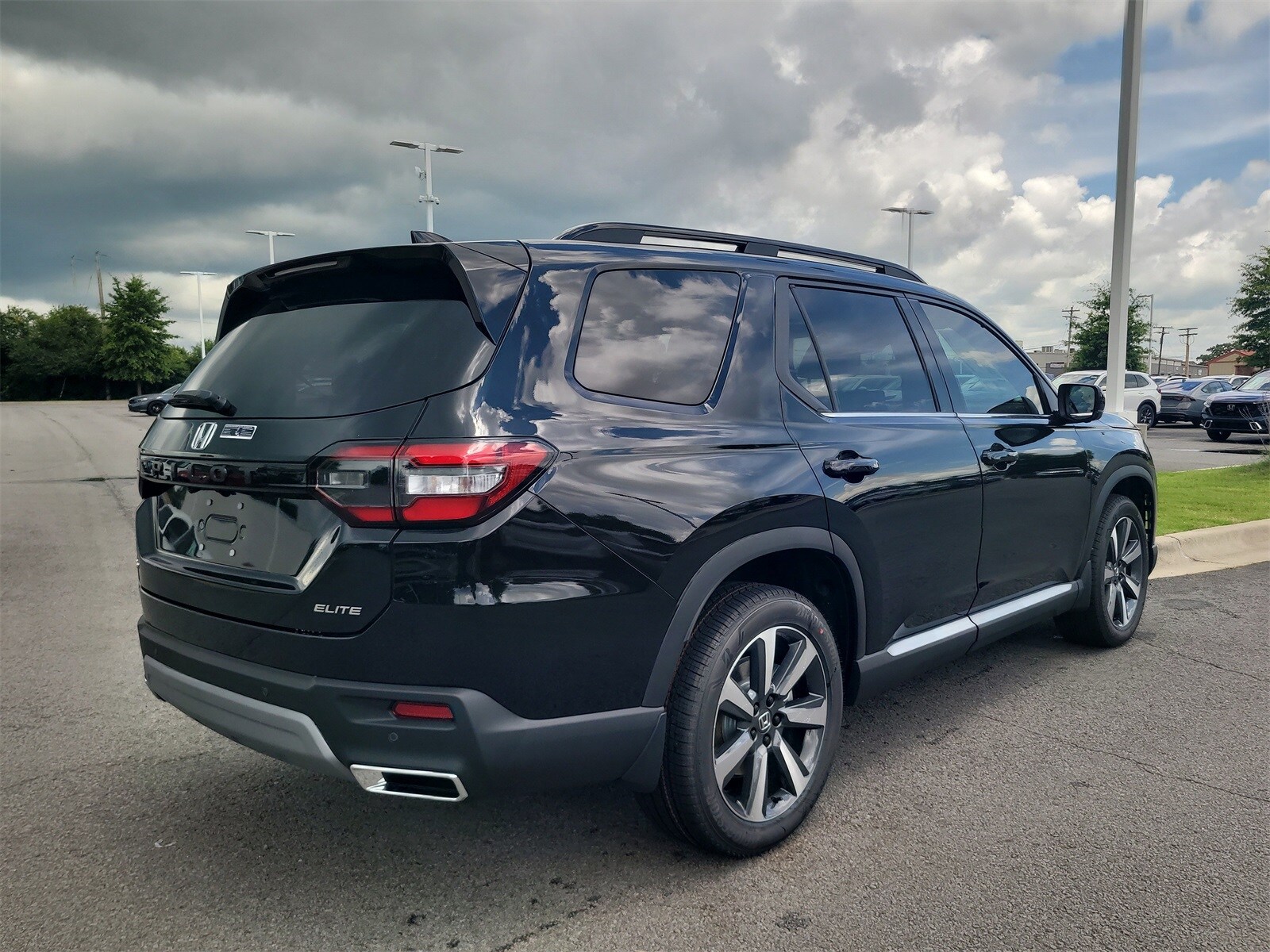 2025 Honda Pilot Elite photo 3