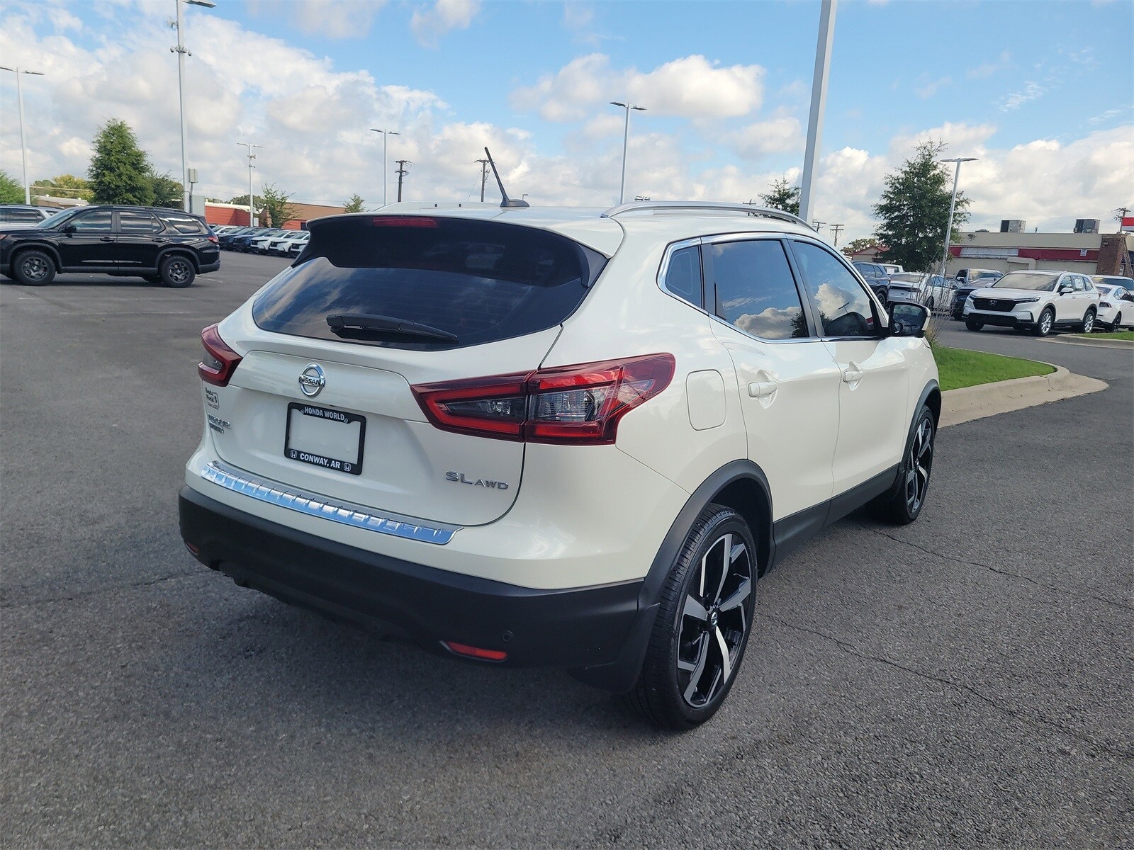 2022 Nissan Rogue Sport SL photo 3