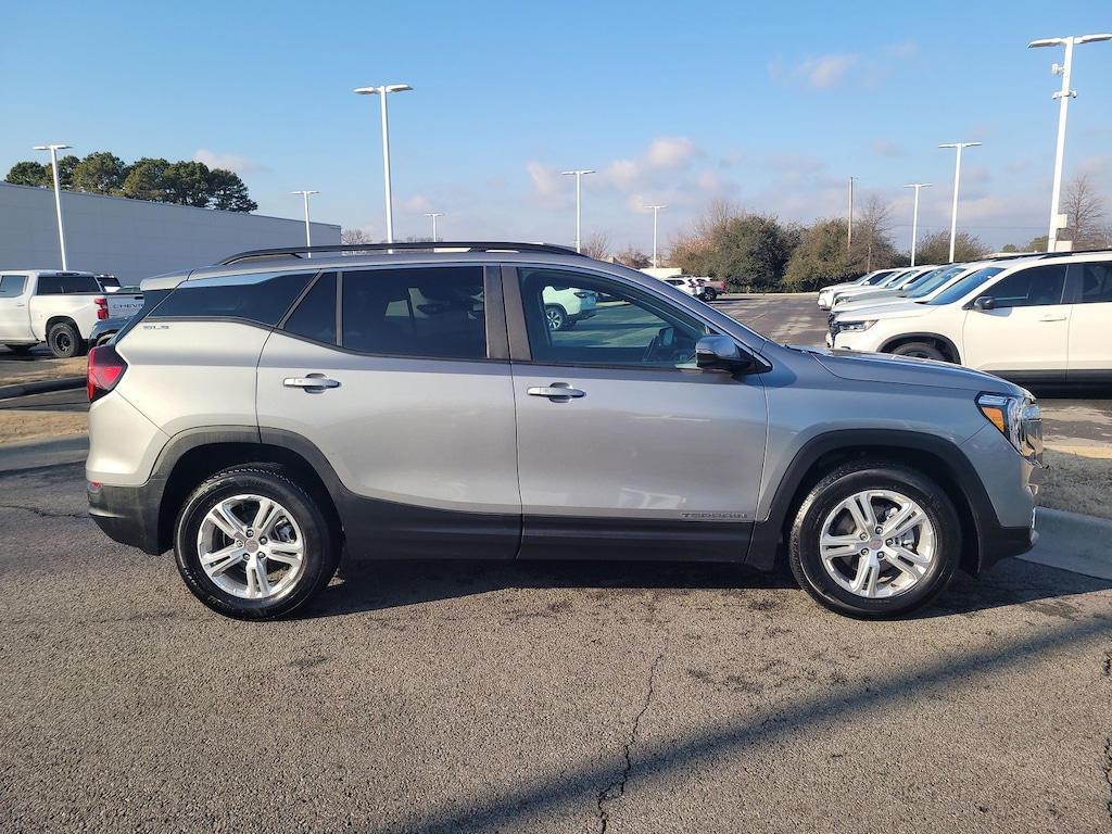 Used 2024 GMC Terrain SLE SUV