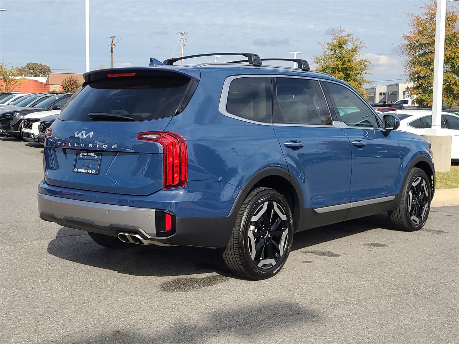 2024 Kia Telluride S photo 2