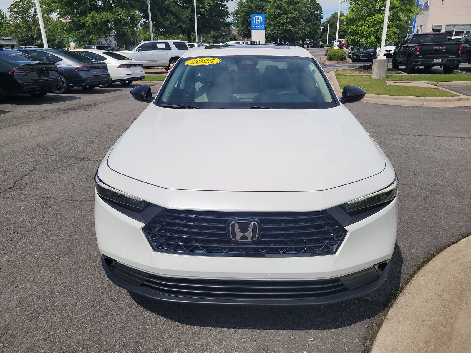2025 Honda Accord SE - Photo 8