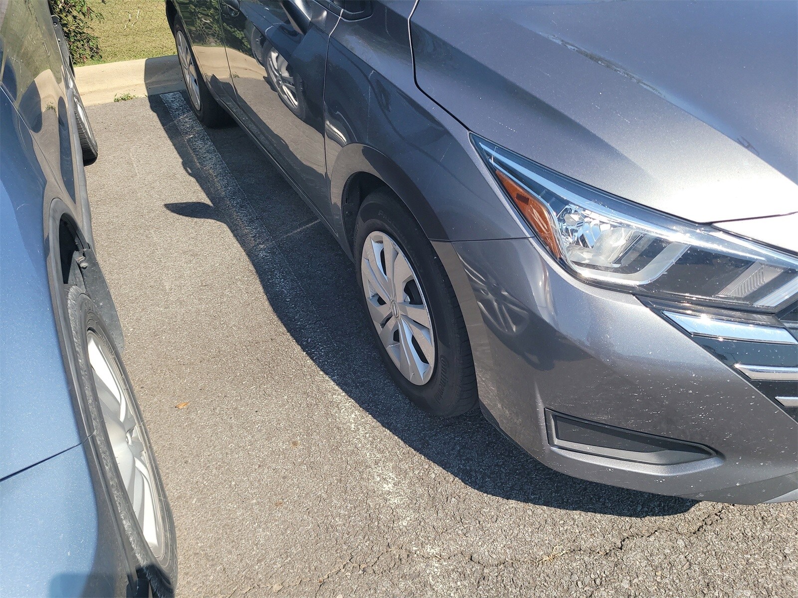 2023 Nissan Versa 1.6 S photo 4