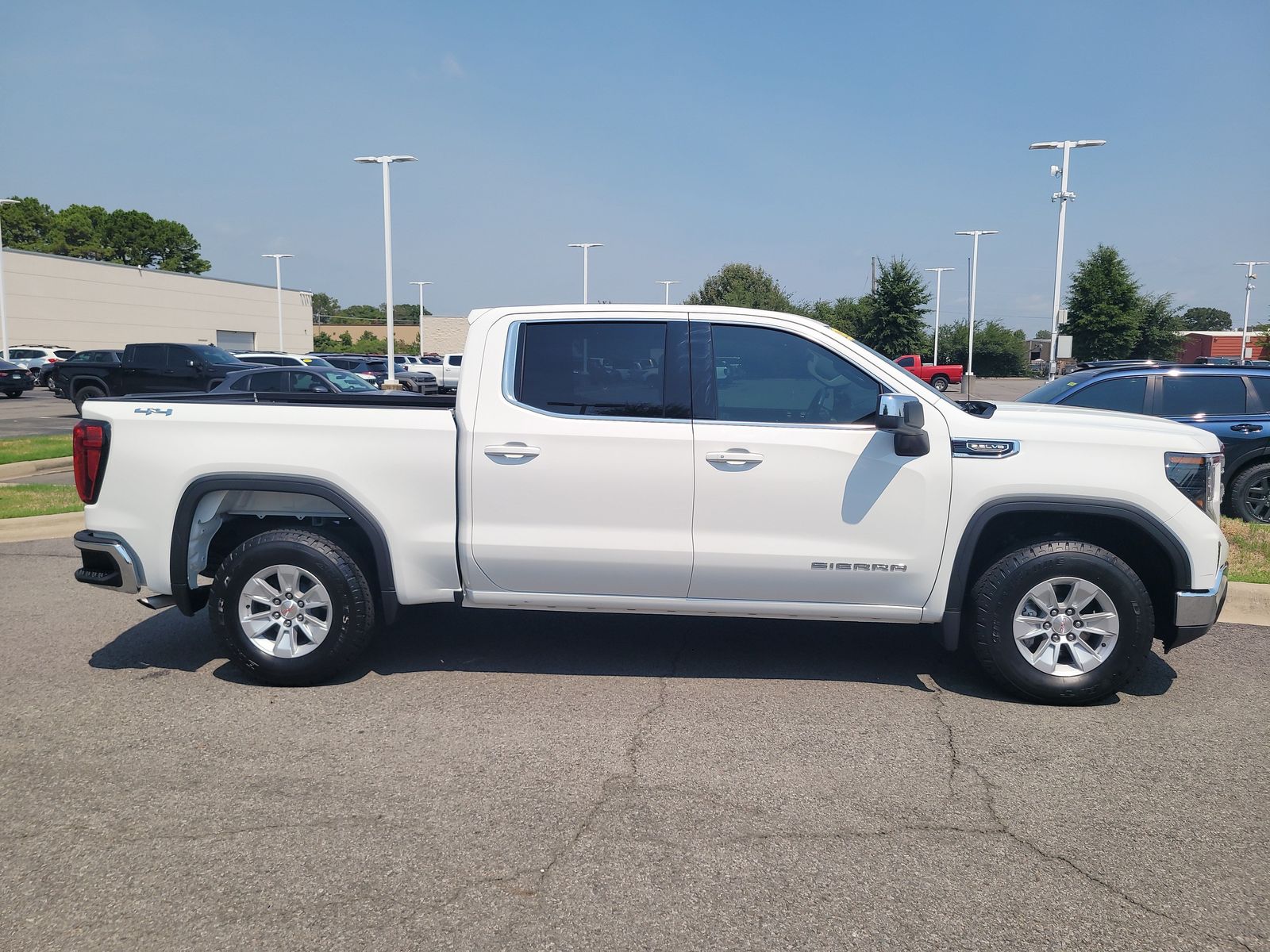Used 2025 GMC Sierra 1500 SLE with VIN 1GTUUBED5SZ289078 for sale in Little Rock