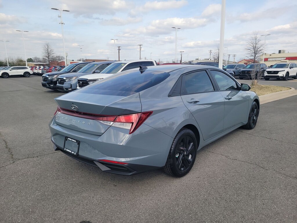 Used 2022 Hyundai Elantra SEL Sedan