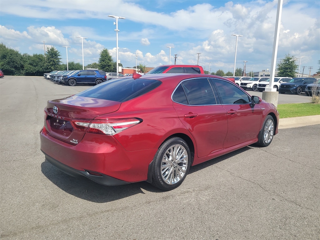 Used 2019 Toyota Camry Hybrid XLE Sedan