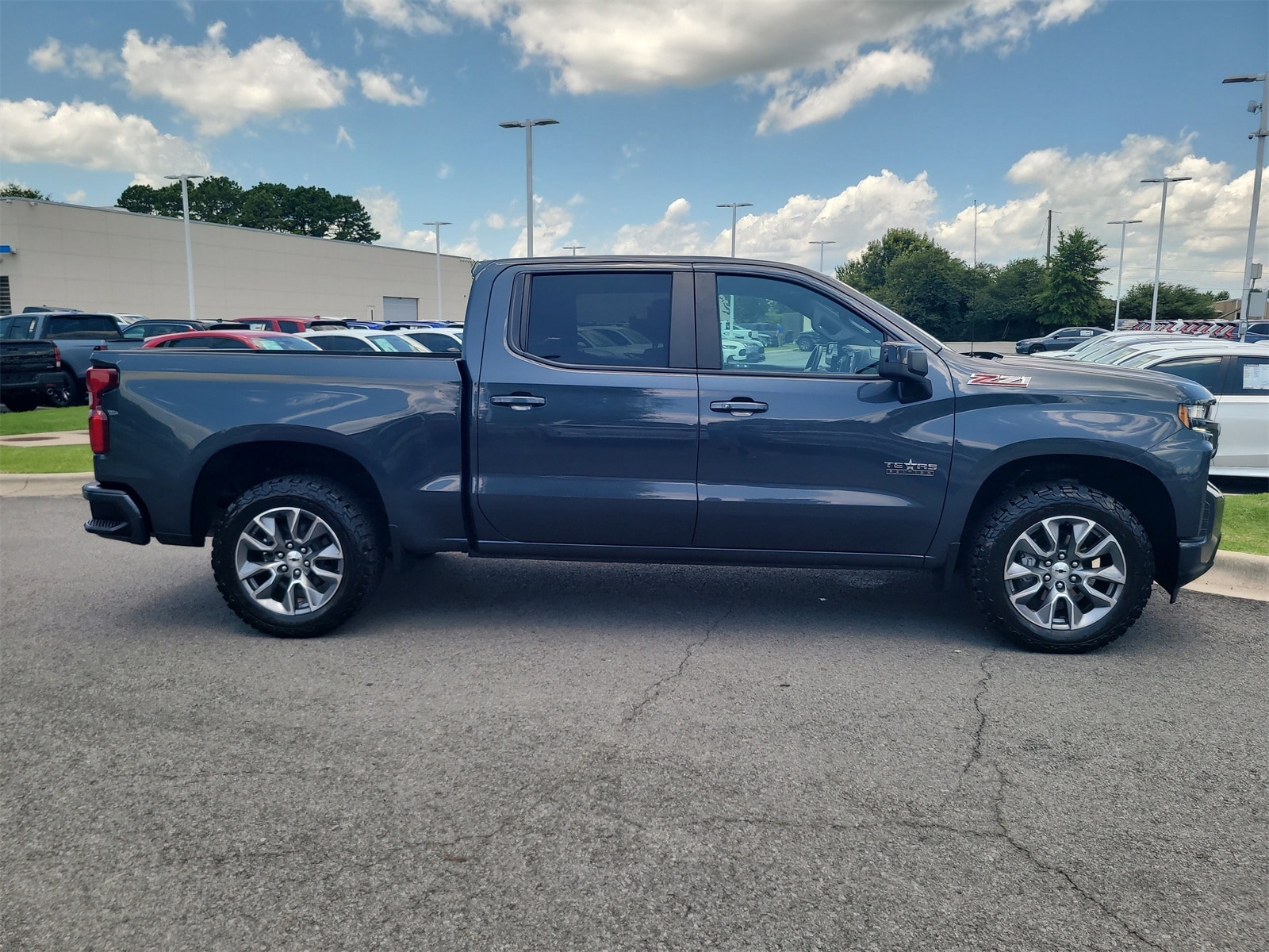 Used 2021 Chevrolet Silverado 1500 RST with VIN 1GCUYEED1MZ400931 for sale in Little Rock