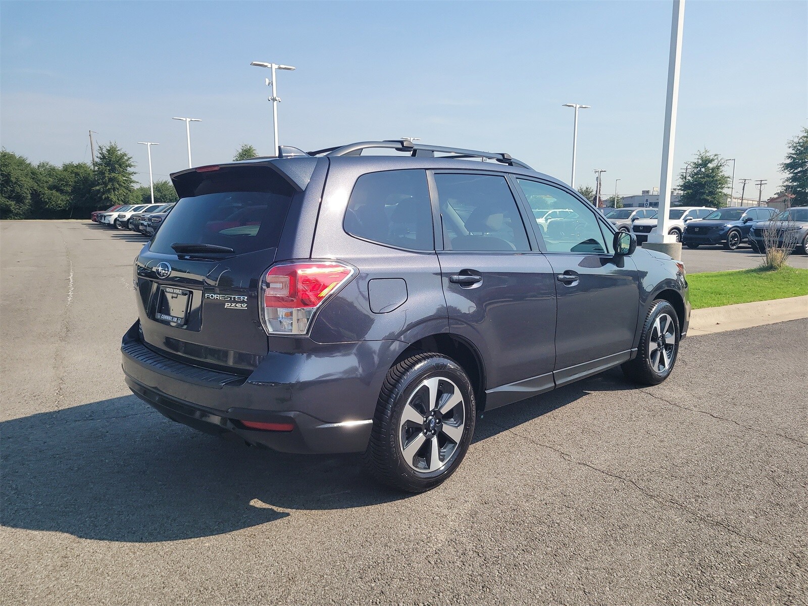 2017 Subaru Forester 2.5i Premium photo 2