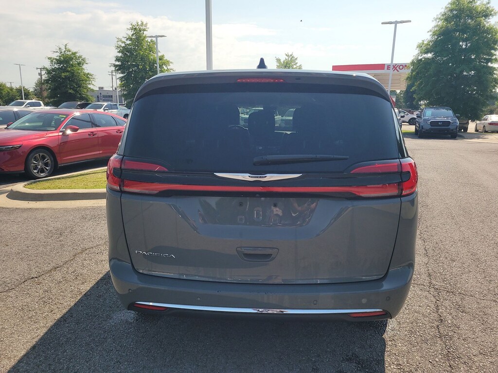 Used 2023 Chrysler Pacifica Touring L Van Passenger Van
