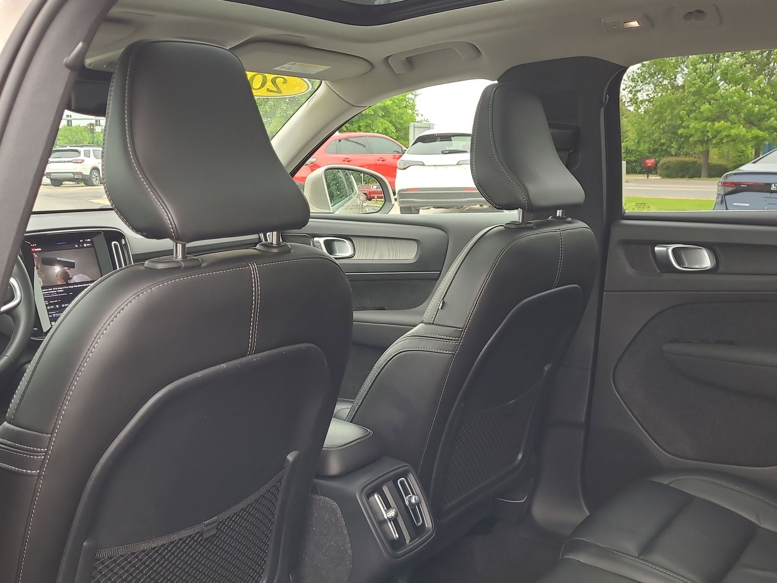 2023 Volvo XC40 Ultimate - Photo 12