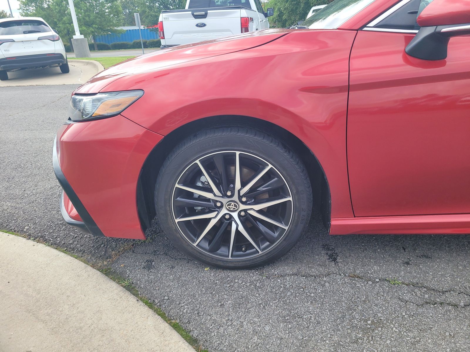 2024 Toyota Camry SE - Photo 9