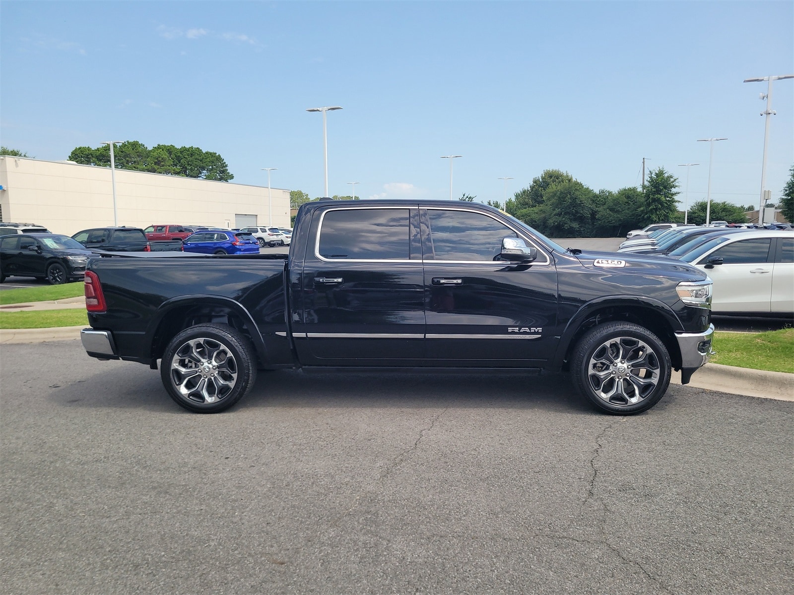 Used 2020 RAM Ram 1500 Pickup Limited with VIN 1C6SRFHT8LN116934 for sale in Little Rock