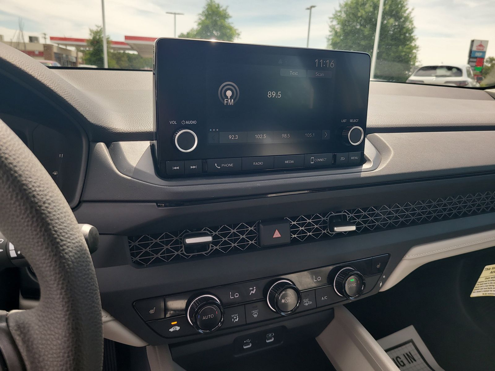 2025 Honda Accord SE - Photo 17