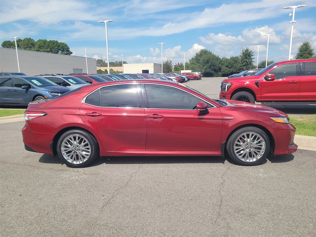 Used 2019 Toyota Camry Hybrid XLE Sedan