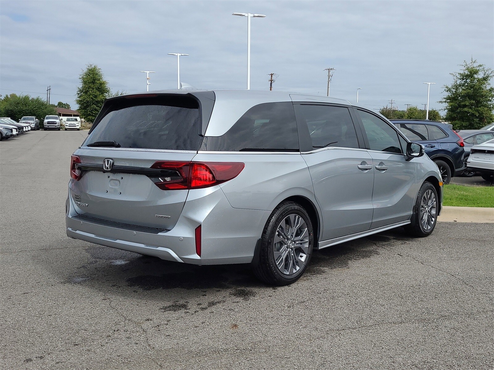 2026 Honda Odyssey Touring photo 3