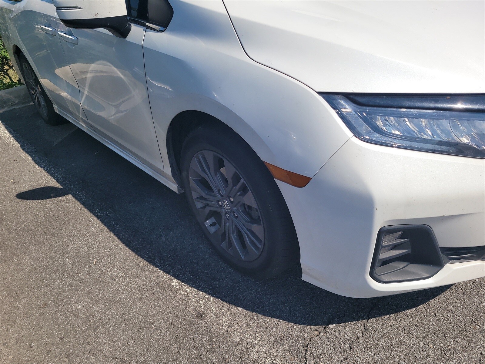2025 Honda Odyssey Touring photo 4