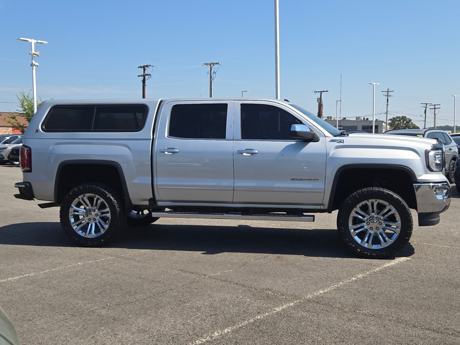 Used 2018 GMC Sierra 1500 SLT with VIN 3GTU2NEC5JG345209 for sale in Little Rock