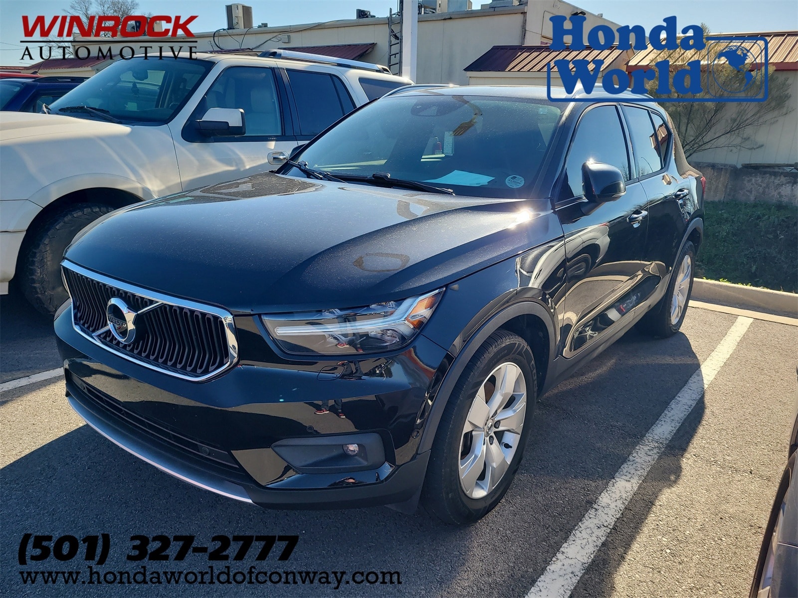 2019 Volvo XC40 Momentum's photo