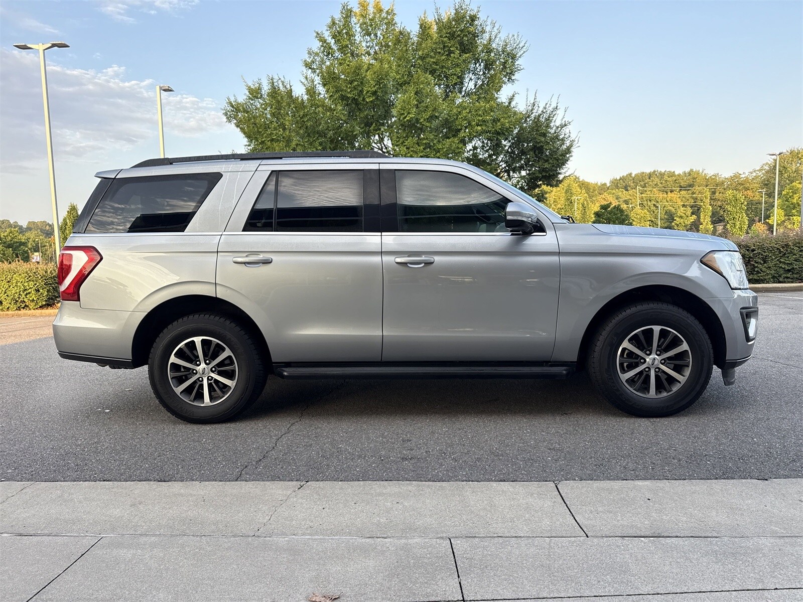 2020 Ford Expedition XLT photo 2