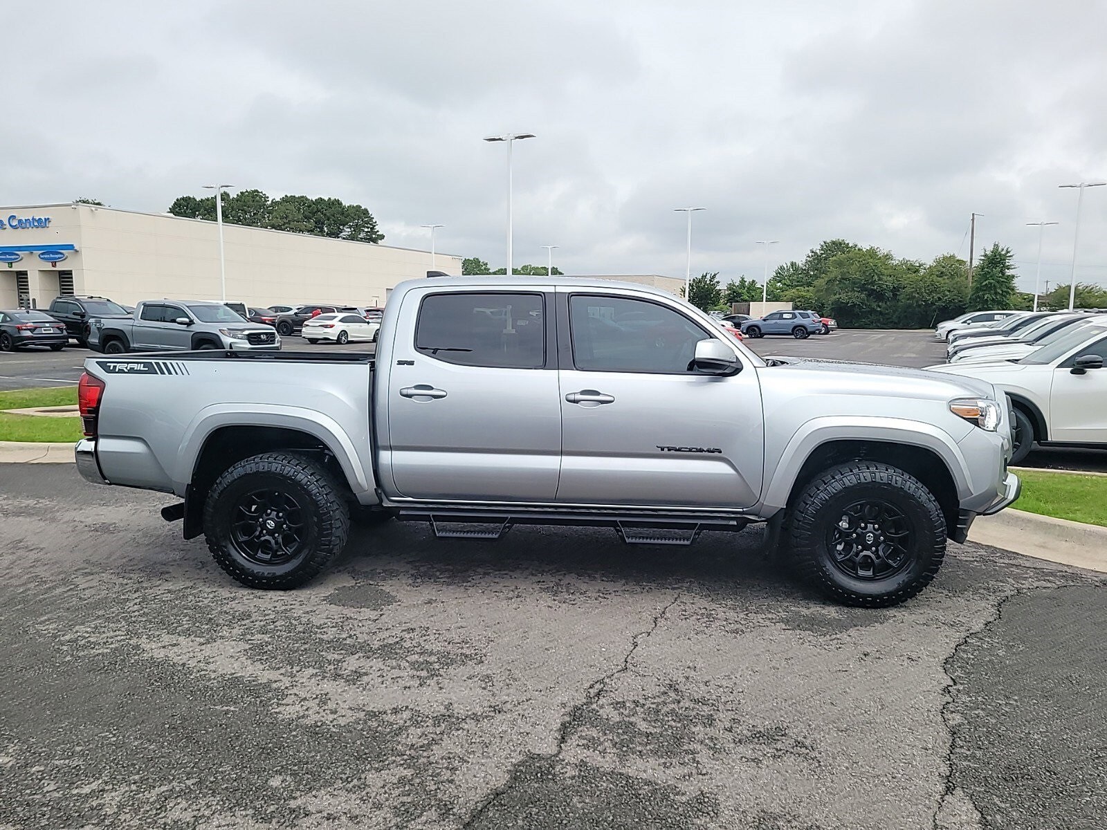 Used 2022 Toyota Tacoma SR5 with VIN 3TMAZ5CN1NM192614 for sale in Little Rock
